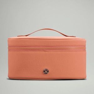 Lululemon Oval Top-Access Kit